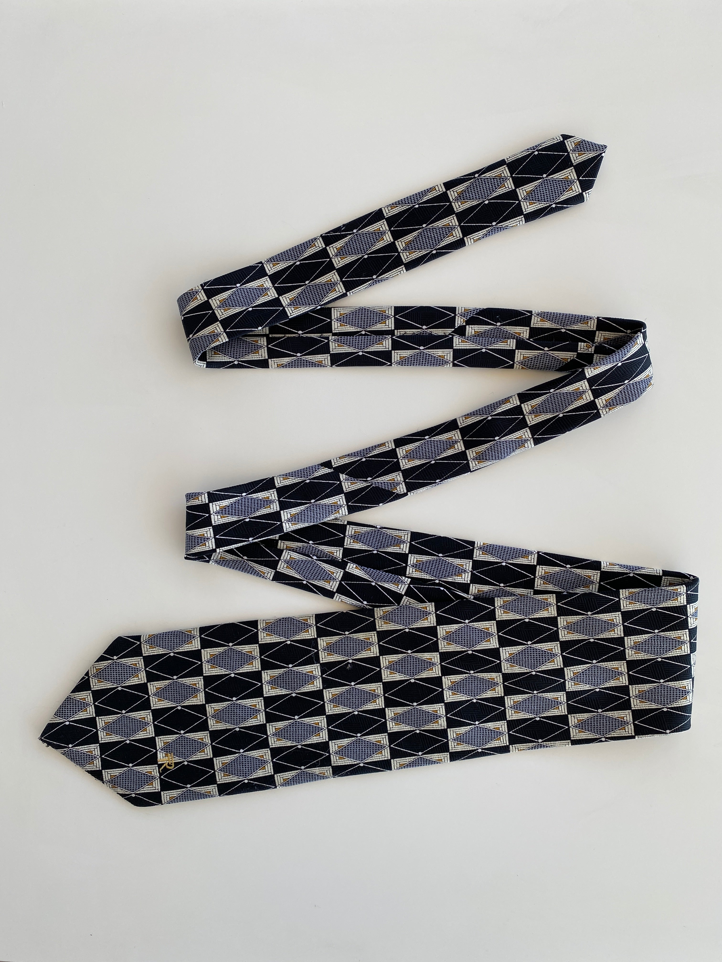 Vintage Tita Roni Abstract Geometric Print Men’s Neck Formal Tie - Balagan Vintage Ties geometric print, printed ties, tie, vintage, vintage ties