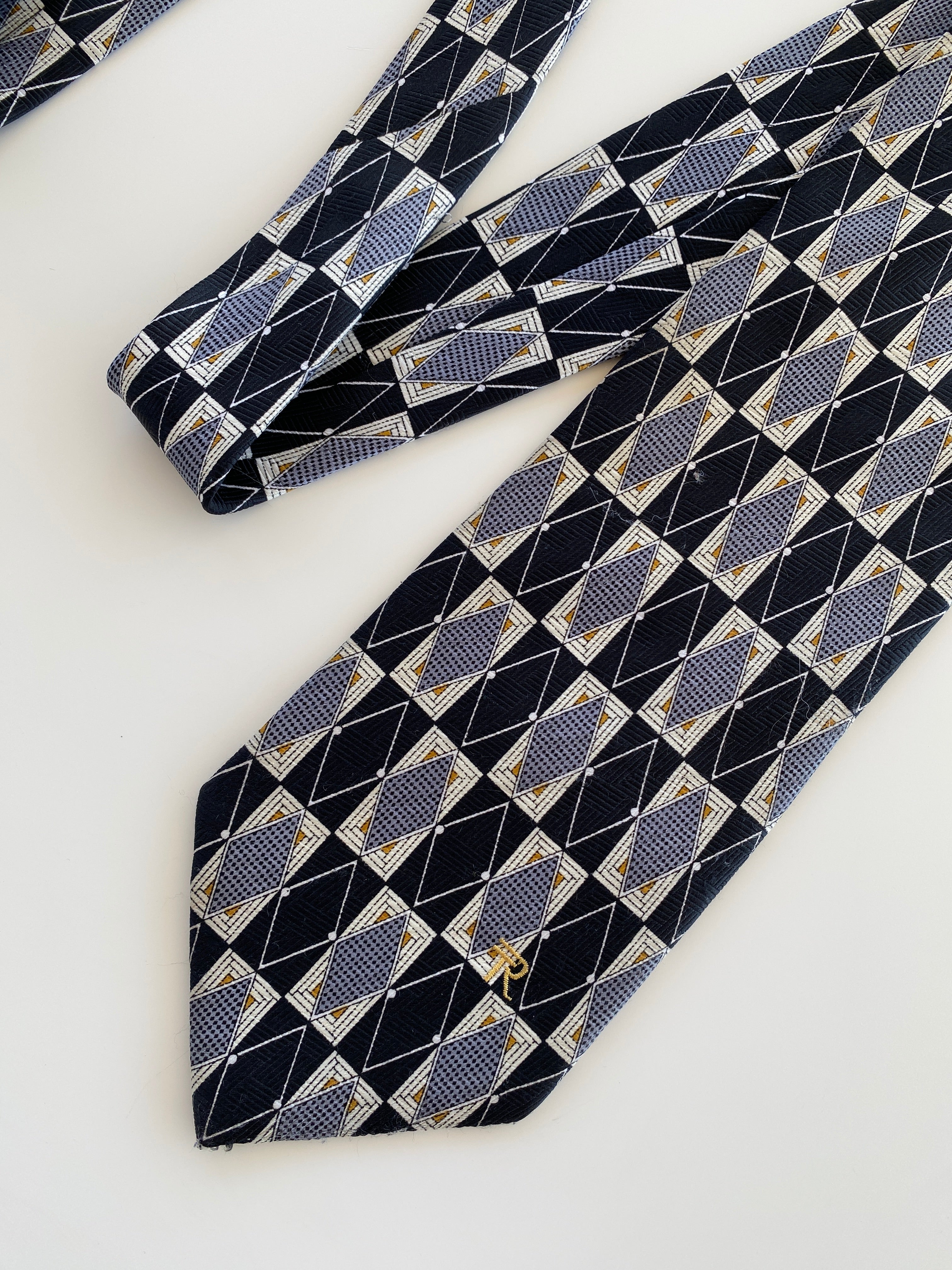 Vintage Tita Roni Abstract Geometric Print Men’s Neck Formal Tie - Balagan Vintage Ties geometric print, printed ties, tie, vintage, vintage ties