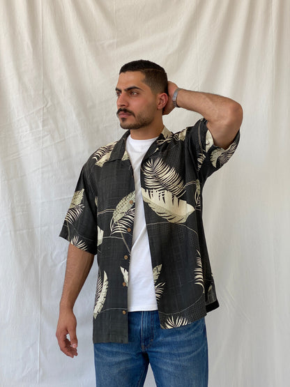 Vintage Tommy Bahama Hawaiian Print Silk Men’s Short Sleeve Black Shirt - L - Balagan Vintage Half Sleeve Shirt 90s, half sleeve shirt, Hawaiian shirt, mens shirt, printed shirt, Ramez, silk, silk shirt