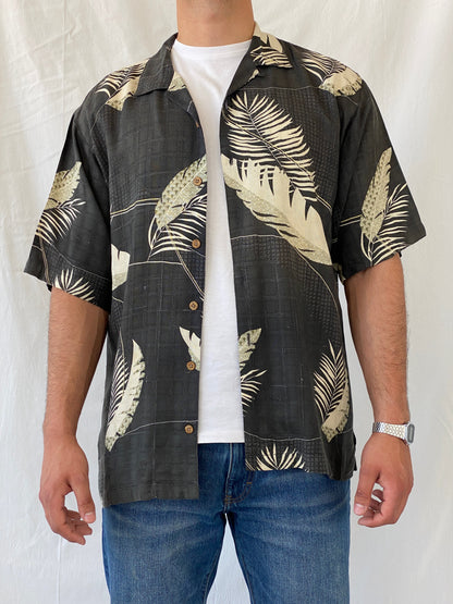Vintage Tommy Bahama Hawaiian Print Silk Men’s Short Sleeve Black Shirt - L - Balagan Vintage Half Sleeve Shirt 90s, half sleeve shirt, Hawaiian shirt, mens shirt, printed shirt, Ramez, silk, silk shirt