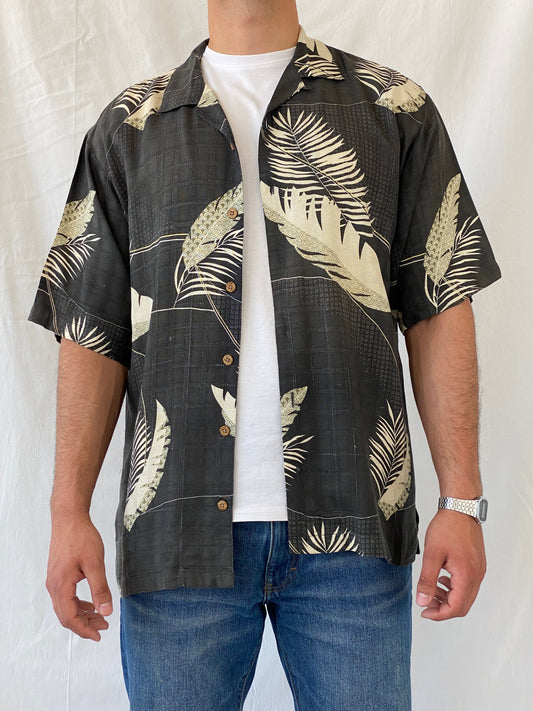 Vintage Tommy Bahama Hawaiian Print Silk Men’s Short Sleeve Black Shirt - L - Balagan Vintage Half Sleeve Shirt 90s, half sleeve shirt, Hawaiian shirt, mens shirt, printed shirt, Ramez, silk, silk shirt