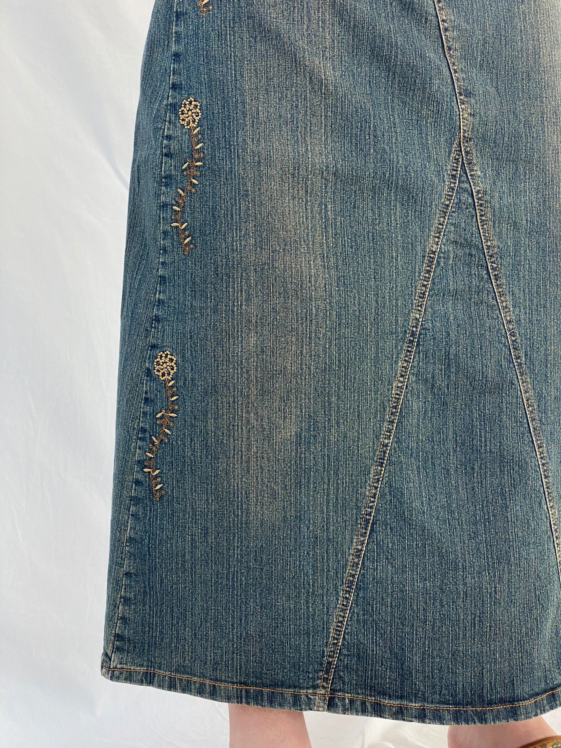 Vintage Y2K Youyipin Jeans Maxi A-line Embroidered Denim Skirt - 42EUR - Balagan Vintage Denim Skirt 00s, Ayah, denim, maxi denim skirt, mini skirt, winter