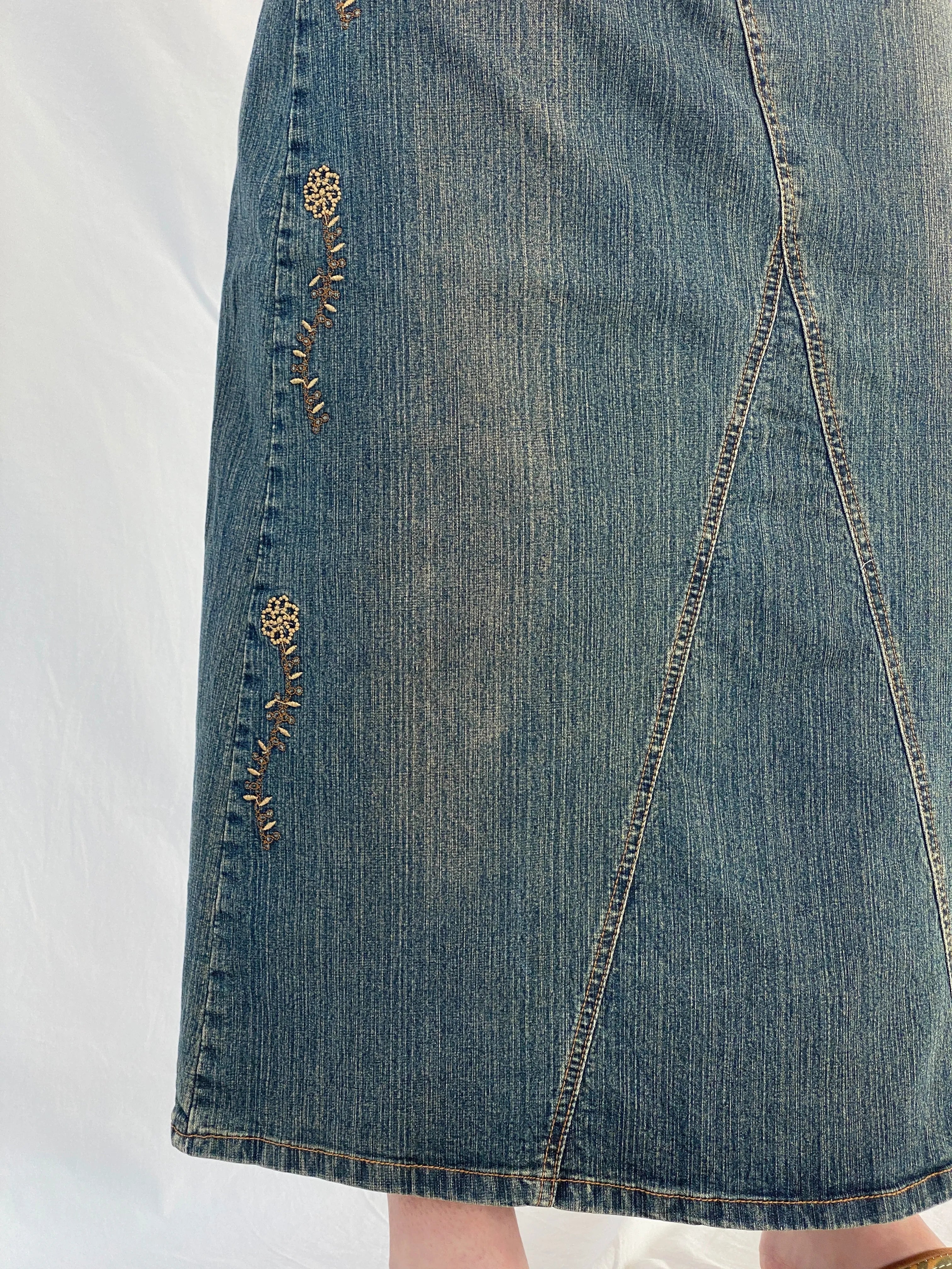 Vintage Y2K Youyipin Jeans Maxi A-line Embroidered Denim Skirt - 42EUR - Balagan Vintage Denim Skirt 00s, Ayah, denim, maxi denim skirt, mini skirt, winter