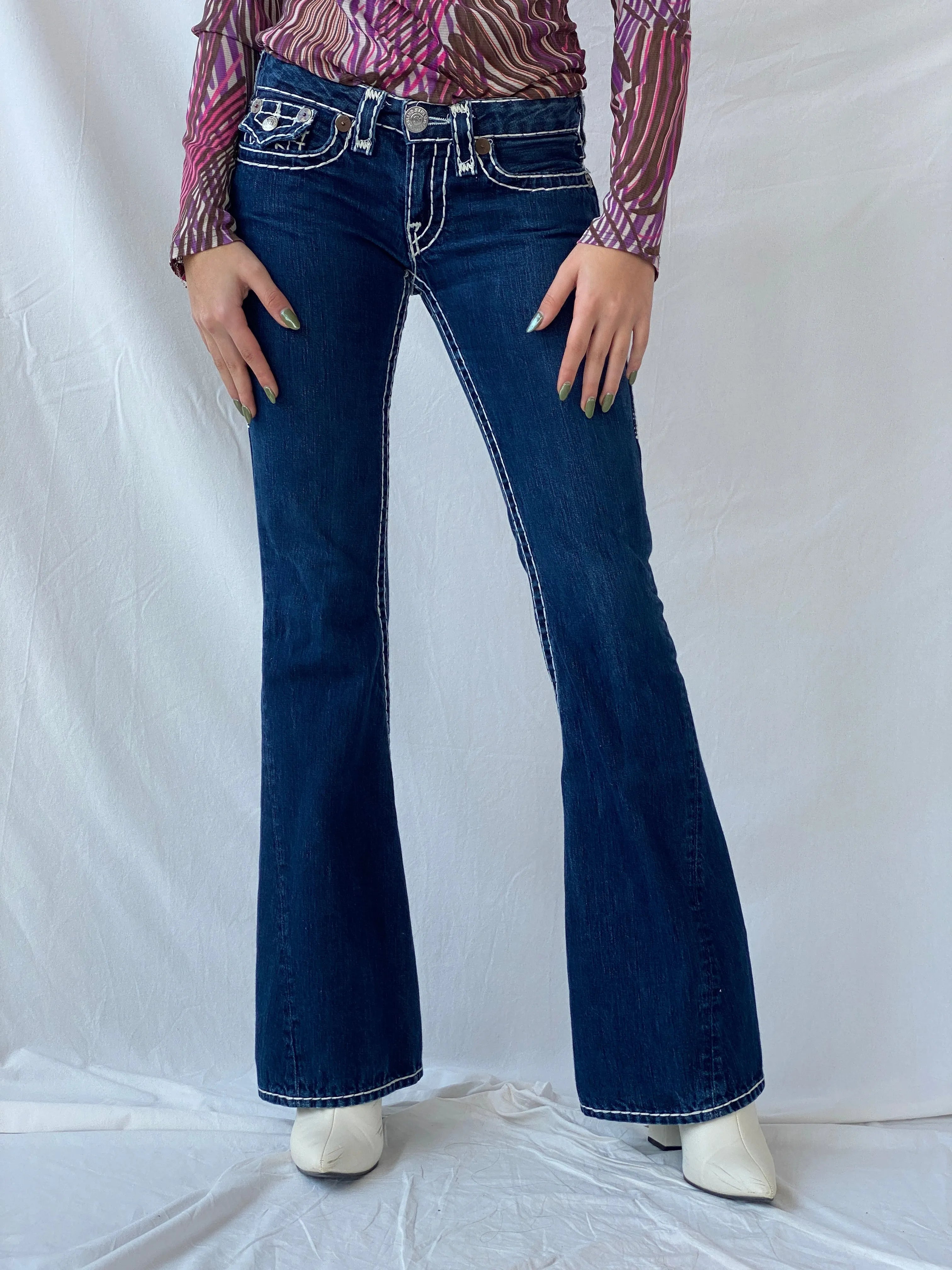 Y2K Big Stitch True Religion Low Rise Flare Leg Dark Jeans - 36EUR - Balagan Vintage Jeans 00s, consignment, Danadabbas, denim, jeans, Skinny Jeans, Syntia, winter