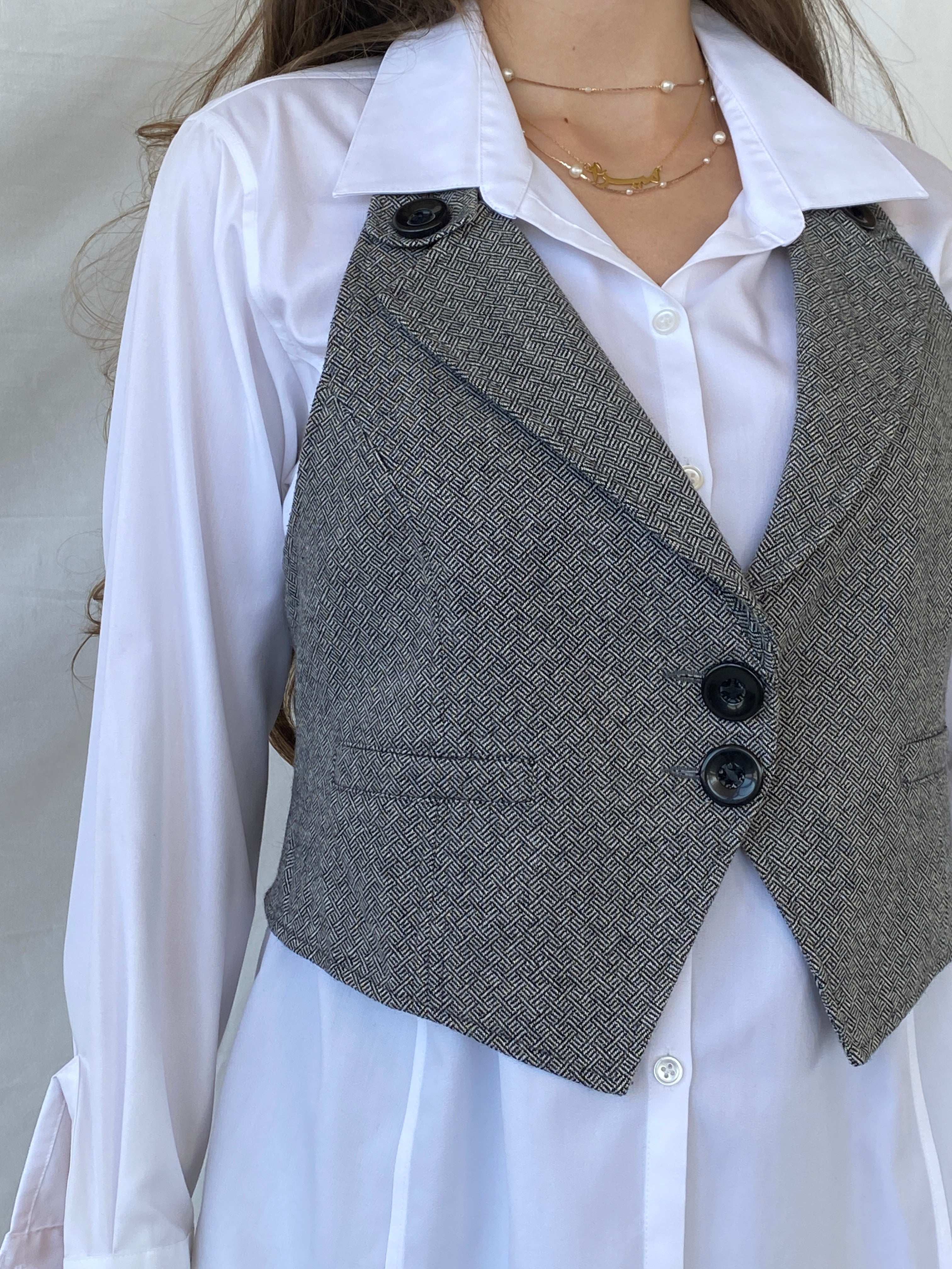 Y2K Broadway NYC Fashion Wool Gray Button Up Cropped Vest - XL - Balagan Vintage Vest 00s, cropped vest, knitted vest, Mira, vest, wool vest