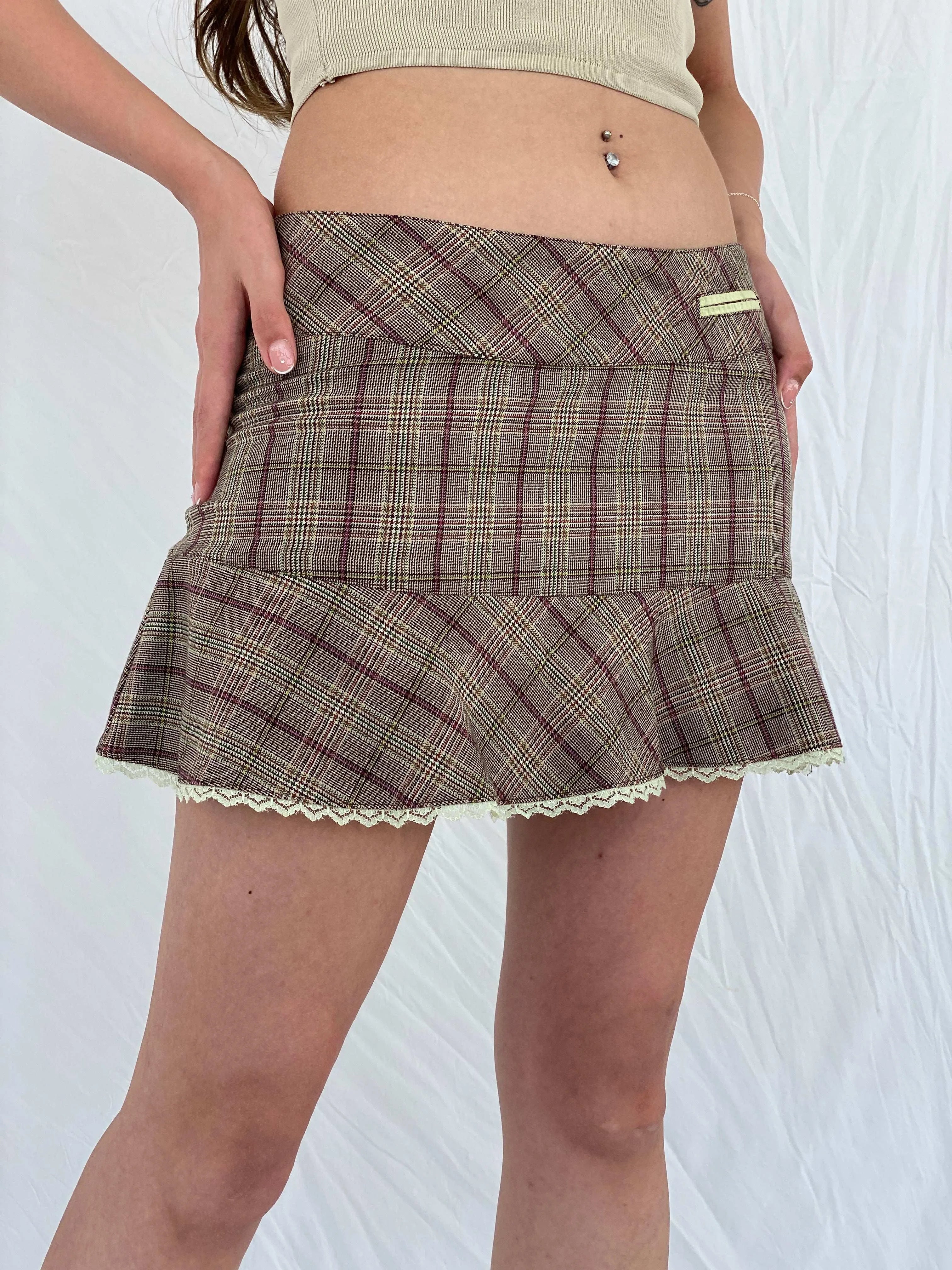 Y2K Plaid Pleated XOXO Brown and Pink Mini Skirt with Lace Trim - S - Balagan Vintage Mini Skirt 00s, 90s, mini skirt, Mira, plaid