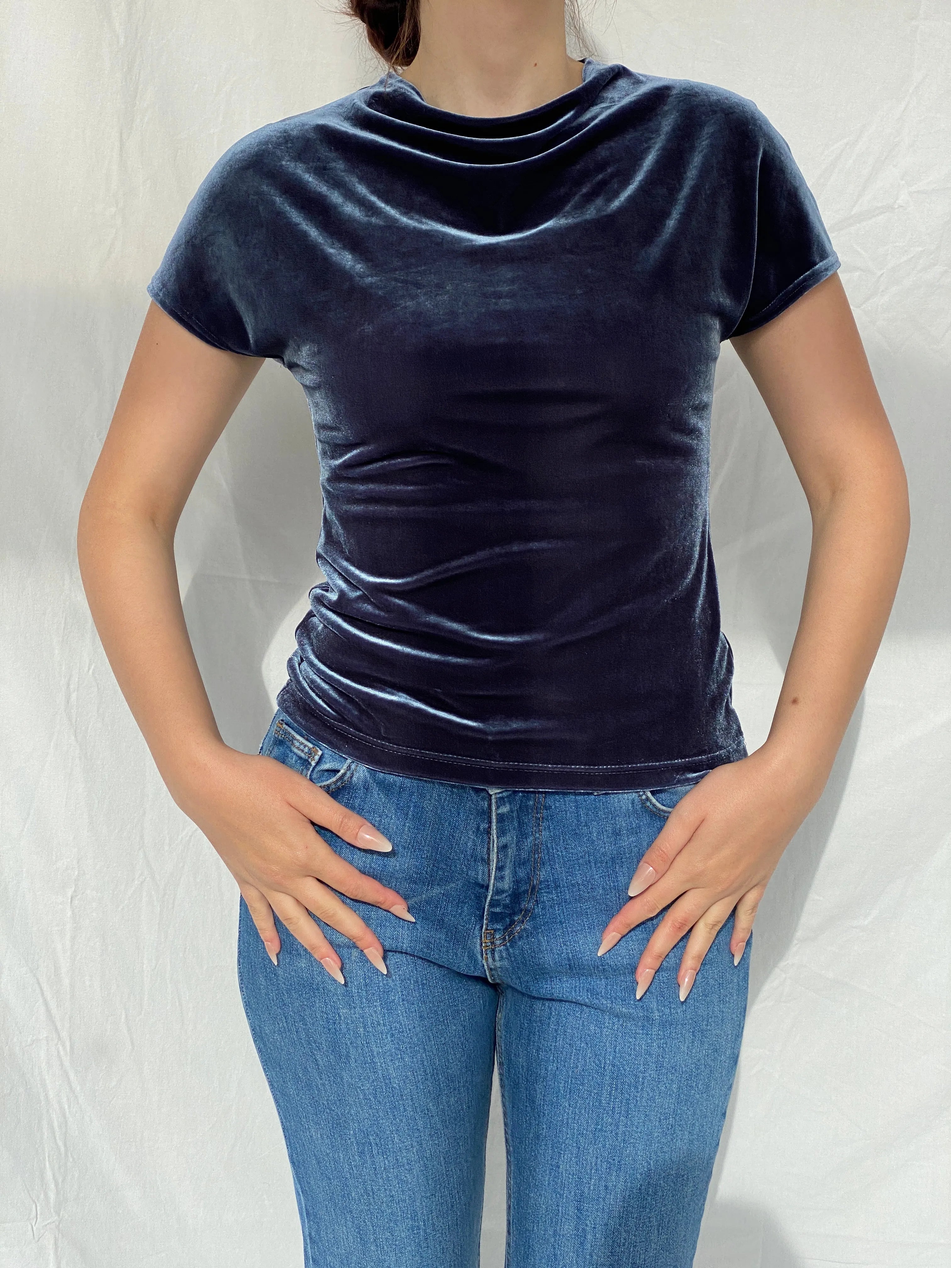 Y2K Référeuce Velvet Half Sleeve Top - M - Balagan Vintage Half Sleeve Top 00s, 90s, Ayah, velvet top