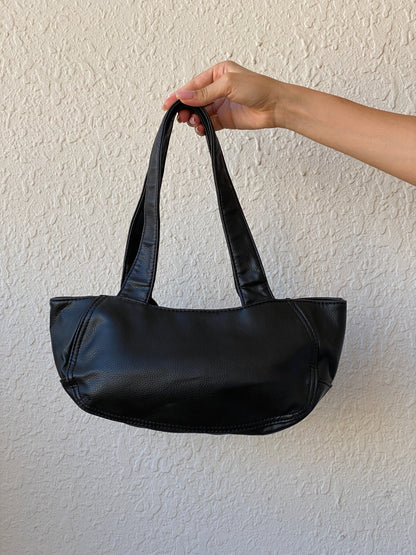 Y2K Tommy Hilfiger Black Vegan Leather Women’s Shoulder Bag - Balagan Vintage Shoulder Bag 00s, 90s, bag, shoulder bag, Tommy hilfiger, Tommy jeans, Y2K, zebra, zebra print