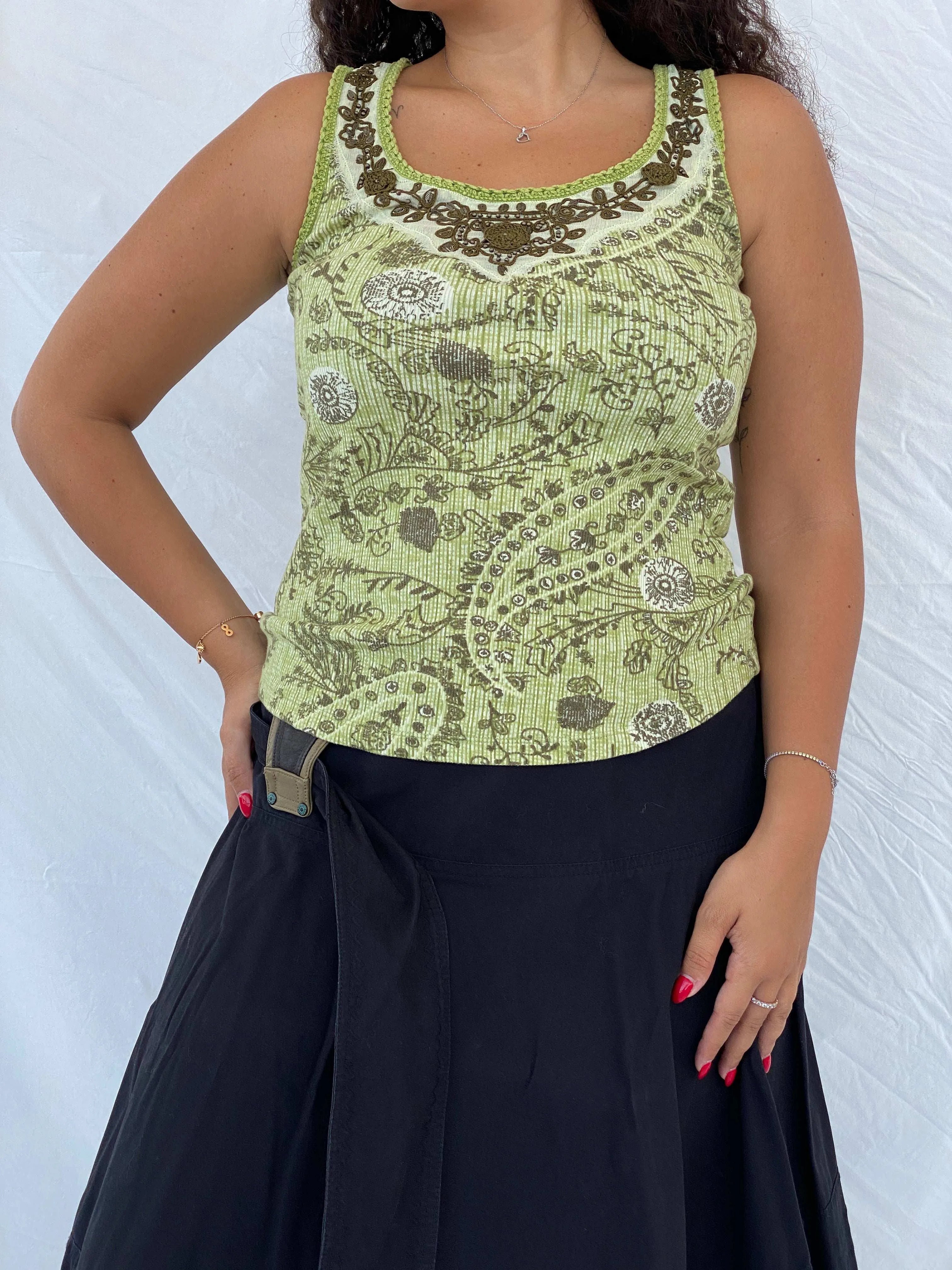Y2K Tribal Green Floral Tank Top with Crochet Detailing Size M - Balagan Vintage Sleeveless Top 00s, 90s, Dina, floral top, sleeveless top