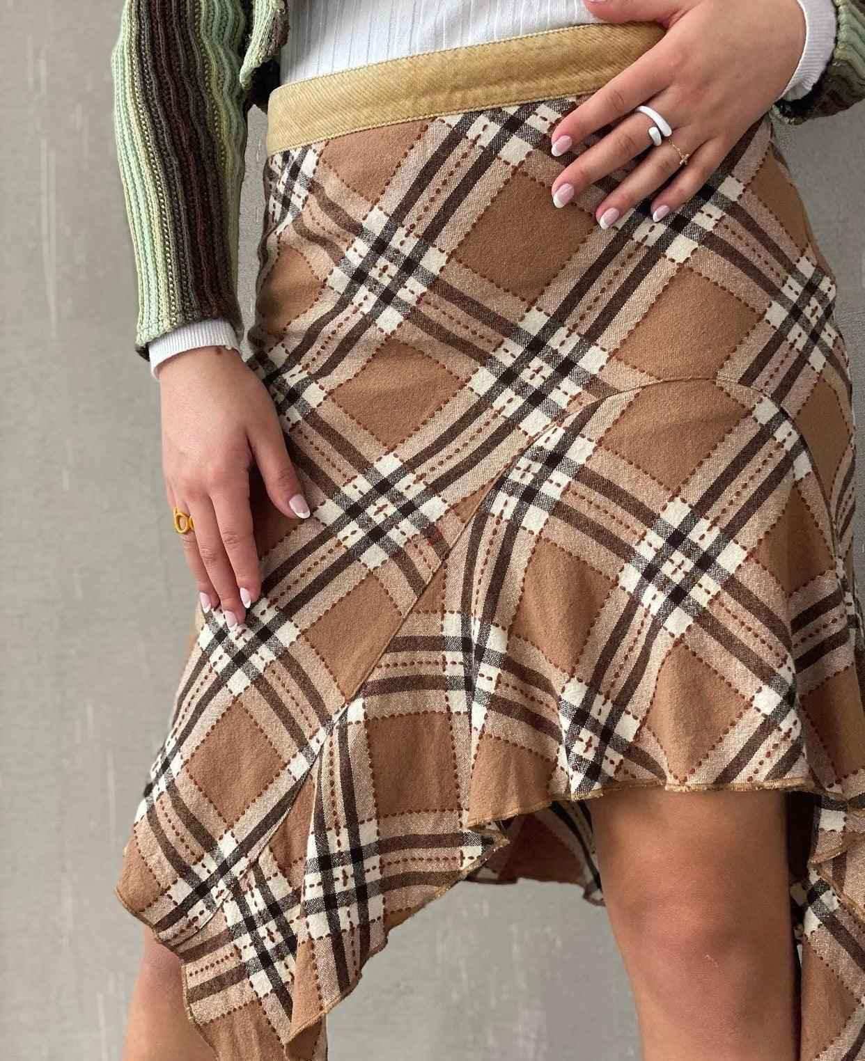 Vintage Y2K Plaid Skirt - Balagan Vintage Midi Skirt 00s, 90s, plaid, plaid skirt, skirt, vintage, winter, women, women skirt, Y2K